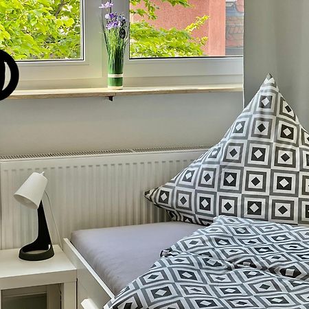 Nujen- Hotel Und Apartment Stuttgart Zuffenhausen Εξωτερικό φωτογραφία