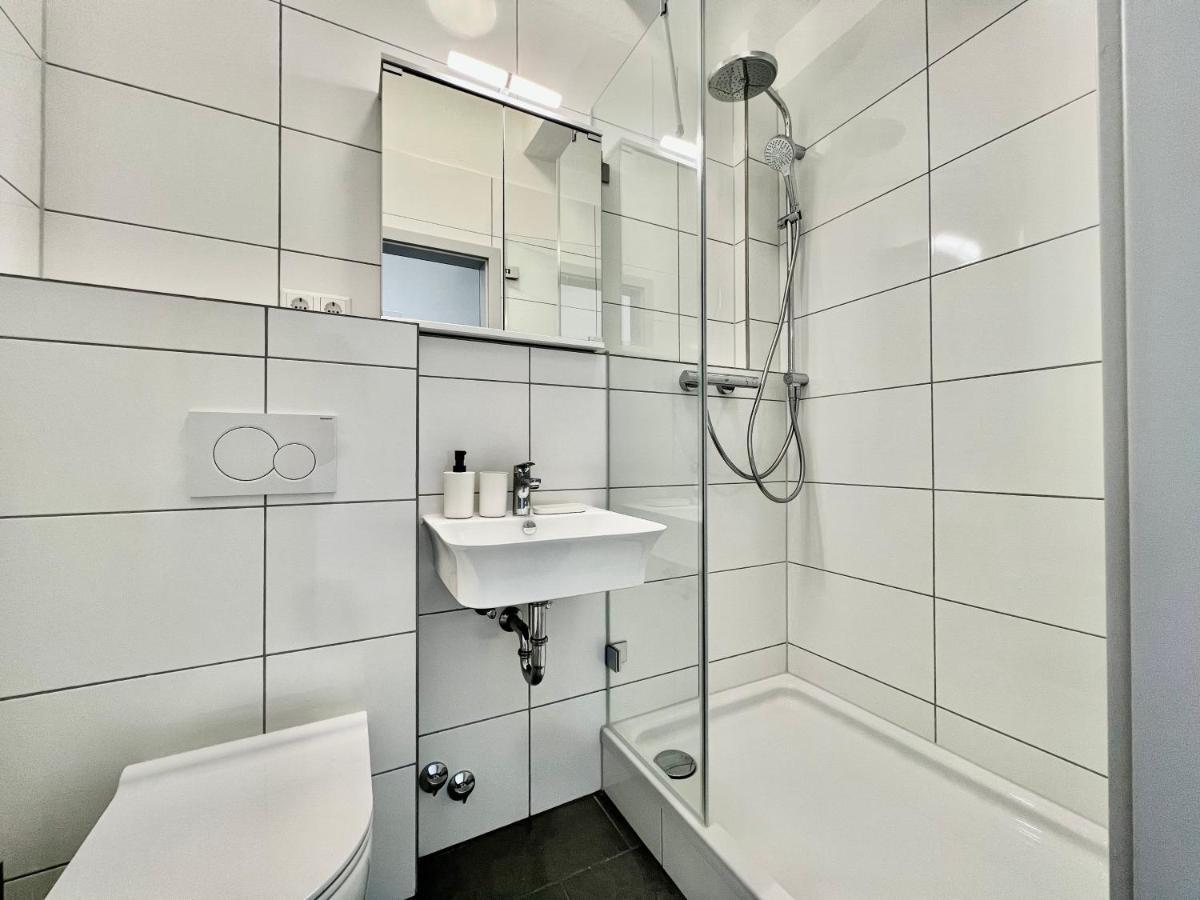 Nujen- Hotel Und Apartment Stuttgart Zuffenhausen Εξωτερικό φωτογραφία