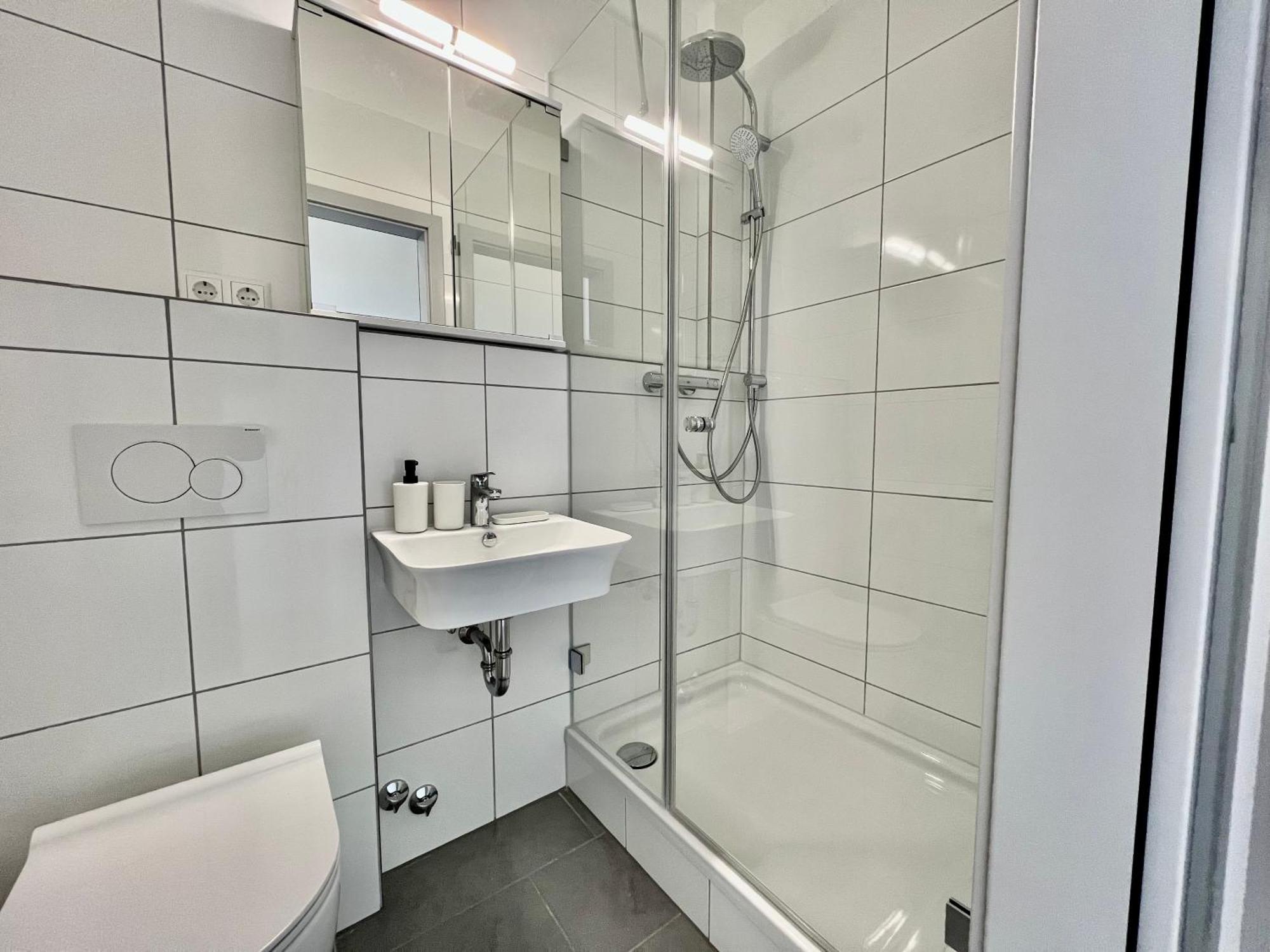 Nujen- Hotel Und Apartment Stuttgart Zuffenhausen Εξωτερικό φωτογραφία